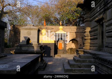 21. März 2024, Saswad, Maharashtra, Indien, wunderschön geschnitzter Changa Vateshwar Shiva Hemadpanti Tempel, Antiker Tempel. Stockfoto