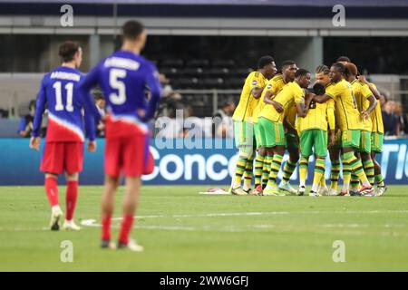 Arlington, Texas, USA. März 2024. Jamaika spielt vor Beginn der ersten Verlängerung während des Spiels der CONCACAF Nations League am Donnerstag im AT&T Stadium in Arlington, Texas. (Kreditbild: © Brian McLean/ZUMA Press Wire) NUR REDAKTIONELLE VERWENDUNG! Nicht für kommerzielle ZWECKE! Stockfoto