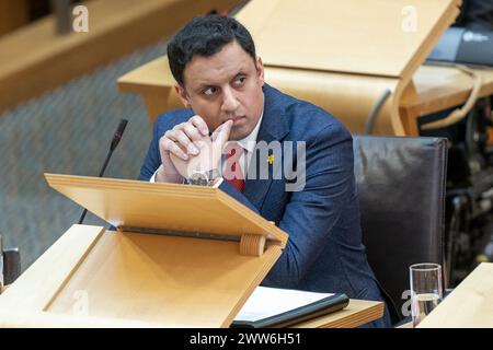 Aktenfoto vom 02/24 des Vorsitzenden der schottischen Labour-Partei Anas Sarwar während der Fragen des First Minster im schottischen Parlament in Holyrood, Edinburgh. Parteimitglieder und Parlamentskandidaten werden sich vor einem Wahlkampftag am Freitag in Glasgow versammeln und sich verpflichten, diese verfaulte Tory-Regierung bei den nächsten Wahlen auszubooten. Ausgabedatum: Freitag, 22. März 2024. Stockfoto