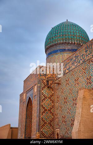 Äußere des Mausoleums von Choja Ahmed Yasavi in der Stadt Turkestan in Südkasachstan Stockfoto