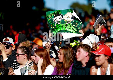 Fans beim Formel 1 Rolex Australian Grand Prix 2024, 3. Runde der Formel 1 Weltmeisterschaft 2024 vom 22. Bis 24. März 2024 auf dem Albert Park Circuit in Melbourne, Australien Stockfoto
