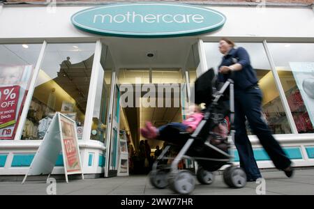 18/05/11 HEUTE FOTO... einer von Mothercare's hight Street Stores in Newark, Nottinghamshire, der von Schließung bedroht ist, nachdem das Unternehmen bekannt gegeben hat Stockfoto