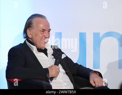 Juergen Hunke Charity-Talk Unterhaltung am Meer zugunsten von UNICEF Timmendorfer Strand *** Juergen Hunke Charity Talk Unterhaltung am Meer zugunsten von UNICEF Timmendorfer Strand Stockfoto