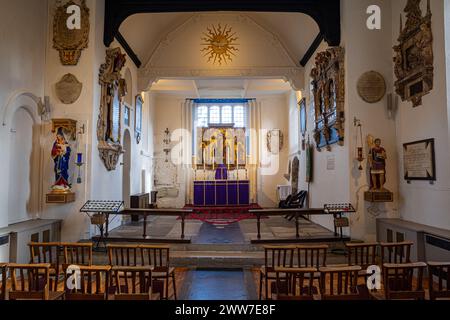 St. Pancras Old Church Interior London - die Pfarrkirche in Somers Town London soll an einer der ältesten Stätten christlicher Anbetung in England liegen Stockfoto