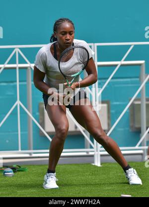 Miami Gardens, USA. März 2024. MIAMI GARDENS, FLORIDA - 20. MÄRZ: Coco Gauff (USA) während der Miami Open 2024, präsentiert von Itaú im Hard Rock Stadium am 20. März 2024 in Miami Gardens, Florida. (Foto: JL/SIPA USA) Credit: SIPA USA/Alamy Live News Stockfoto