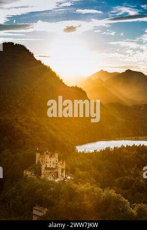 Schloss Hohenschwangau, Föhnsturm, Sonnenuntergang, bei Füssen, Ostallgaeu, Allgaeu, Bayern, Deutschland Stockfoto