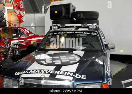 RETRO CLASSICS 2010, Messe Stuttgart, Rallyefahrzeug mit Aufklebern und zusätzlichen Scheinwerfern, Messe Stuttgart Stockfoto