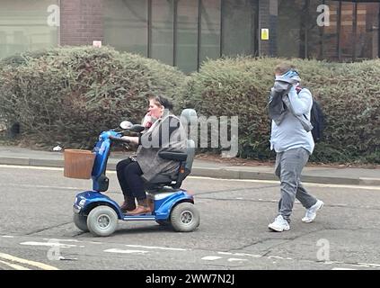 Zuvor nicht erschienenes Foto vom 4/2024 von Kayleigh Driver und Michael Davis, die während ihrer Verhandlung am Leicester Crown Court ankamen. Davis wurde am Freitag für den Mord an seinem vier Monate alten Sohn Ollie Davis verurteilt, während Driver des Mordes freigesprochen wurde und schwere körperliche Schäden verursacht hat, aber für schuldig befunden wurde, den Tod eines Kindes zugelassen zu haben und schwere Verletzungen verursacht oder zugelassen zu haben. Beide werden am 10. April verurteilt. Ausgabedatum: Freitag, 22. März 2024. Stockfoto