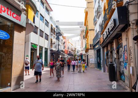 Sevilla, Spanien, Menschenmenge, Touristen, Spaziergänge, Besuch Der Straßenszene, Des Historischen Stadtzentrums Stockfoto