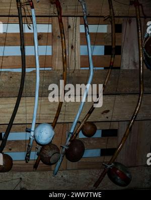 Berimbau oder Hungo, genannt Berimbau de Chest in Portugal und hungu in Afrika und m’bolumbumba in Angola, ist ein Streichinstrument. Stockfoto