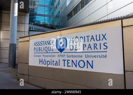 Das Hôpital Tenon ist Teil der Groupe Hospitalier Universitaire AP-HP Sorbonne Université in Paris Stockfoto