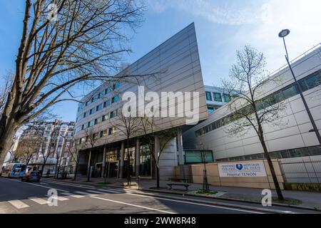 Das Hôpital Tenon ist Teil der Groupe Hospitalier Universitaire AP-HP Sorbonne Université in Paris Stockfoto