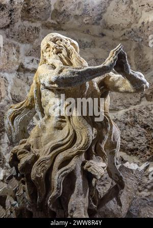 Steinskulptur von St. Onuphrius, Rukomysh. Geschrieben von Pinzel. Stockfoto
