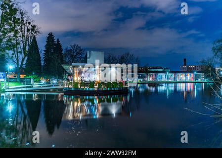 linz, österreich, 21. märz 2024, johannes kepler Universität, jku, Bar teichwerk am See *** linz, österreich, 21. märz 2024, johannes kepler universität, jku, Bar teichwerk am See Copyright: XW.Simlingerx Stockfoto