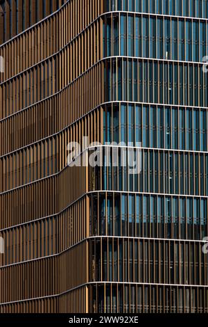 Eckdetail, das die verschiedenen Fassadenebenen zeigt. The Gantry, London, Großbritannien. Architekt: ICA Studio, 2024. Stockfoto