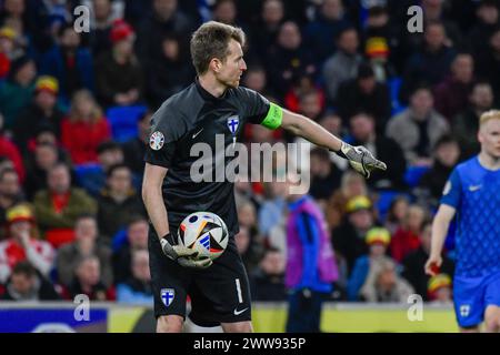 Cardiff, Wales. 21. März 2024. Torhüter Lukas Hradecky aus Finnland im Halbfinale der UEFA EURO 2024 zwischen Wales und Finnland im Cardiff City Stadium in Cardiff, Wales, Großbritannien am 21. März 2024. Quelle: Duncan Thomas/Majestic Media. Stockfoto