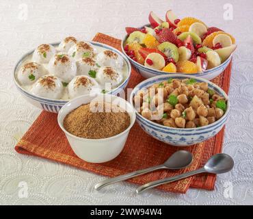 Chana Chat, Dahi Bara, Fruit Chat & Chat Masala Stockfoto