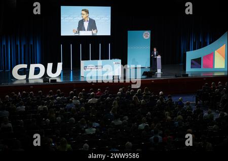 Berlin, Deutschland. März 2024. Carsten Linnemann, CDU-Generalsekretär, spricht bei der Veranstaltung. In seinem Grundprogramm "Leben in Freiheit". Deutschland sicher in die Zukunft führen", formuliert die CDU ihre Grundwerte und Ideen, um sich als Partei zu erneuern. Das neue Grundprogramm wird dann auf der Bundesparteikonferenz vom 6. Bis 8. Mai endgültig verabschiedet. Quelle: Hannes P. Albert/dpa/Alamy Live News Stockfoto