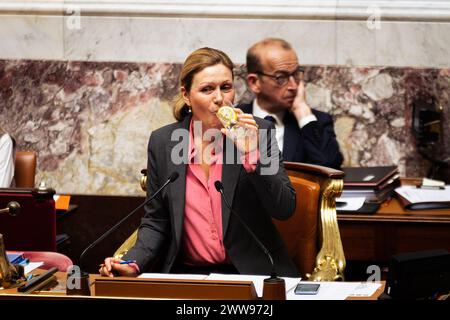 Paris, Frankreich. März 2024. Yael Braun-Pivet, Präsident der französischen Nationalversammlung während der Sitzung der Anfragen an die Regierung. Eine wöchentliche Sitzung der Befragung der französischen Regierung findet in der Nationalversammlung im Palais Bourbon in Paris statt. (Credit Image: © Telmo Pinto/SOPA Images via ZUMA Press Wire) NUR REDAKTIONELLE VERWENDUNG! Nicht für kommerzielle ZWECKE! Stockfoto