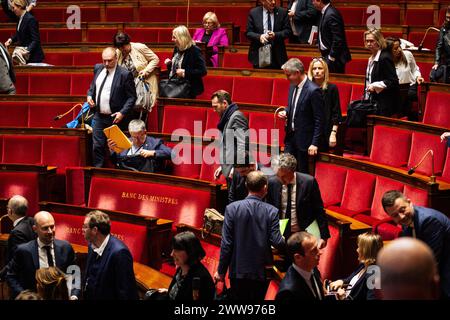 Paris, Frankreich. März 2024. Allgemeine Ansicht der Nationalversammlung während der Sitzung der Fragen an die Regierung. Eine wöchentliche Sitzung der Befragung der französischen Regierung findet in der Nationalversammlung im Palais Bourbon in Paris statt. (Credit Image: © Telmo Pinto/SOPA Images via ZUMA Press Wire) NUR REDAKTIONELLE VERWENDUNG! Nicht für kommerzielle ZWECKE! Stockfoto