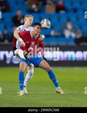 Oslo, Norwegen. März 2024. Oslo, Norwegen, 22. März 2024: Kampf um den Ball während des Internationalen Freundschaftsfußballspiels zwischen Norwegen und Tschechien im Ullevaal-Stadion in Oslo, Norwegen. (ANE Frosaker/SPP) Credit: SPP Sport Press Photo. /Alamy Live News Stockfoto