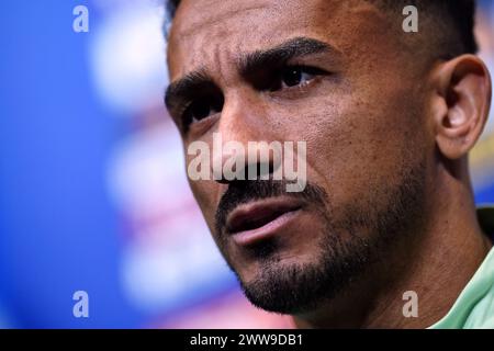 KORREKTUR DER BILDUNTERSCHRIFT: Aktualisierung des Standorts im Wembley Stadium Brasiliens Danilo während einer Pressekonferenz im Wembley Stadium, London. Bilddatum: Freitag, 22. März 2024. Stockfoto