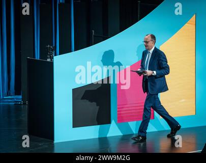 CDU-Grundsatzprogrammkonferenzen Motto Grundsätzlich CDU die Deutschlandtour 2024 Abschluss-Konferenz in Berlin CDU-Grundsatzprogrammkonferenzen Motto Grundsätzlich CDU die Deutschlandtour 2024 Abschluss-Konferenz in Berlin Berlin Berlin Deutschland JW Marriott Hotel Berlin *** CDU Grundprogramm Konferenzen Motto fundamentale CDU die Deutschland Tour 2024 Abschlusskonferenz in Berlin CDU Grundprogramm Konferenzen Motto fundamentale CDU die Deutschland Tour 2024 Abschlusskonferenz in Berlin, Berlin Deutschland JW Marriott Hotel Berlin Stockfoto