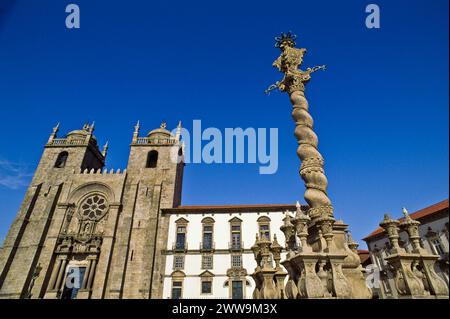 Die Kathedrale von Oporto SE, ein wichtiges romanisches Denkmal, ist eine der ältesten Kirchen Portugals, die im 13. Jahrhundert fertiggestellt wurde - historische Altstadt in Porto Stockfoto