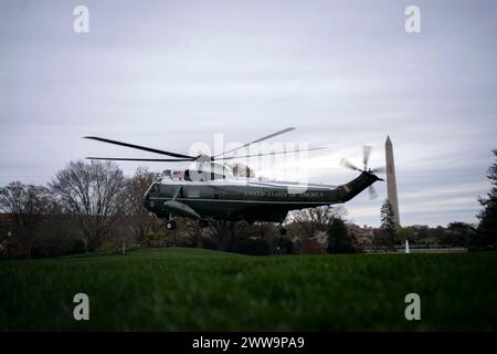 Washington, Vereinigte Staaten . März 2024. Marine One fährt am Freitag, den 22. März 2024, vom Weißen Haus in Washington DC nach Delaware. Foto: Bonnie Cash/Pool/SIPA USA Credit: SIPA USA/Alamy Live News Stockfoto