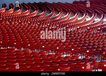 auditorium-Sitzplätze inb entworfen von Frank Gehry - Herzstück des Millennium Park in Chicago, Illinois, USA Stockfoto