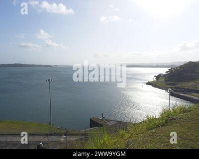 Agua Clara Kontrollturm und Blick auf die Brücke Stockfoto
