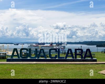 Schild am Agua Clara Visitor Center in Panama Stockfoto