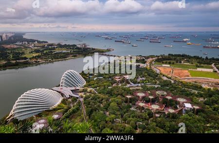 Blick aus der Vogelperspektive auf Gardens by the Bay Singapore Stockfoto