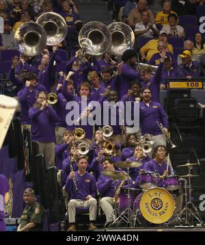 Baton Rouge, USA. März 2024. Die LSU Lady Tigers Pep Band tritt am Freitag, den 22. März 2024, während eines ersten Rundenspiels des NCAA Women's Basketball Tournament in Baton Rouge, Louisiana auf. (Foto: Peter G. Forest/SipaUSA) Credit: SIPA USA/Alamy Live News Stockfoto