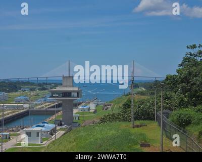 Agua Clara Kontrollturm und Blick auf die Brücke Stockfoto
