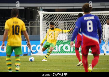 Arlington, Usa. März 2024. 21. März 2024, Arlington (Texas): Der jamaikanische Mittelfeldspieler Michael Hector schlägt den Ball während des Halbfinalspiels der CONCACACAF Nations League 2024 zwischen den Vereinigten Staaten und Jamaika im AT&T Stadium. Die Vereinigten Staaten gewannen mit 3:1. Am 21. März 2024 in Arlington, Texas (Foto: Javier Vicencio/Eyepix Group/SIPA USA) Credit: SIPA USA/Alamy Live News Stockfoto