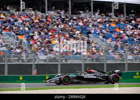 MELBOURNE, AUSTRALIEN. 23. März 2024. 44 Lewis Hamilton (GBR) Mercedes-AMG Petronas F1 Team während des Free Practice 3 Session beim FIA Formel 1 Rolex Australian Grand Prix 2024 3. Runde vom 22. Bis 24. März auf dem Albert Park Street Circuit in Melbourne, Australien. Quelle: Karl Phillipson/Alamy Live News Stockfoto