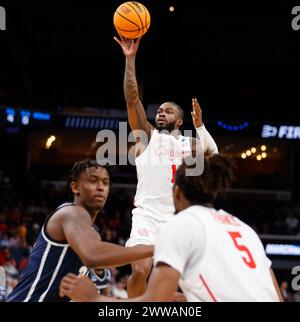 Memphis, Tennessee, USA. März 2024. JAMAL SHEAD (1) der Houston-Garde schießt den Ball während des NCAA Men's Basketball Tournament in der ersten Runde zwischen den Houston Cougars und den Longwood Lancers am 22. März 2024. Houston gewann 86:46. (Kreditbild: © Scott Coleman/ZUMA Press Wire) NUR REDAKTIONELLE VERWENDUNG! Nicht für kommerzielle ZWECKE! Stockfoto