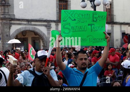 Mexiko-Stadt, Mexiko. März 2024. 22. März 2024, Mexiko-Stadt: Anhänger des mexikanischen Präsidentschaftskandidaten Xochitl Galvez von der Koalition Fuerza y Corazon por Mexico nehmen an einer Präsidentschaftskampagne auf dem Santo Domingo Platz Teil. Am 22. März 2024 in Mexiko-Stadt. (Foto: Luis Barron/Eyepix Group/SIPA USA) Credit: SIPA USA/Alamy Live News Stockfoto