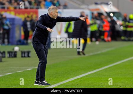 Bukarest, Rumänien. März 2024. Der rumänische Trainer Eduard Iordanescu gibt Gesten während des internationalen Freundschaftsfußballspiels zwischen Rumänien und Nordirland in der Nationalarena in Bukarest, Rumänien, 22. März 2024. Quelle: Cristian Cristel/Xinhua/Alamy Live News Stockfoto