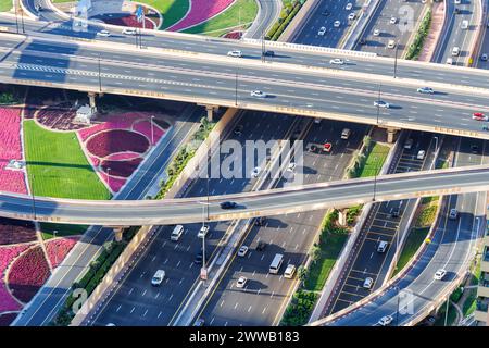 Dubai Kreuzung der Sheikh Zayed Road Autobahnkreuzung in der Nähe des Burj Khalifa Autobahnkreuzes Stockfoto