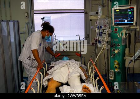 Schockraum auf der Intensivstation eines Universitätsklinikums. Stockfoto