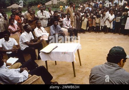 Dieses historische Bild aus dem Jahr 1997 entstand während einer Untersuchung eines Ausbruchs von Affenpocken, der in der Demokratischen Republik Kongo (DRK) stattfand. Stockfoto