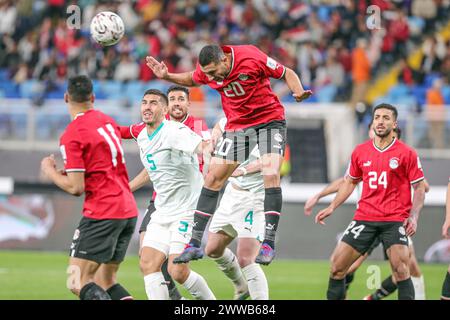 Kairo, Ägypten. März 2024. Ramy Hisham (Top) aus Ägypten führt den Ball während des Freundschaftsspiels der FIFA Series 2024 zwischen Ägypten und Neuseeland am 22. März 2024 in Kairo an. Quelle: Ahmed Gomaa/Xinhua/Alamy Live News Stockfoto