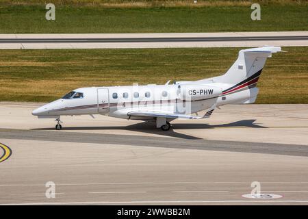 Split, Kroatien - 29. Mai 2023: NETJETS Europe Embraer 505 Phenom 300 Flugzeug am Flughafen Split (SPU) in Kroatien. Stockfoto