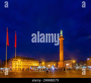 Darmstadt: Luisenplatz mit Ludwig-Denkmal in der Bergstraße, Hessen, Deutschland Stockfoto