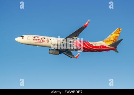 Dubai, Vereinigte Arabische Emirate - 17. Februar 2024: Air India Express Boeing 737-800 am Flughafen Dubai (DXB) in den Vereinigten Arabischen Emiraten. Stockfoto