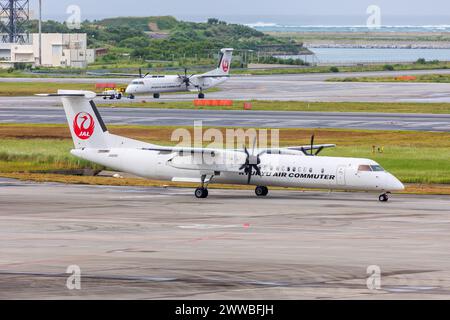 Naha, Japan - 3. Oktober 2023: Ryukyu Air Commuter Dash 8 Q400 Flugzeuge auf dem Okinawa Naha Airport (OKA) in Japan. Stockfoto