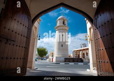 Al-Ahmad-Moschee in Doha. Gebäude der islamischen Religion. Souq Wakif ist der beliebte traditionelle Markt in Doha Stockfoto