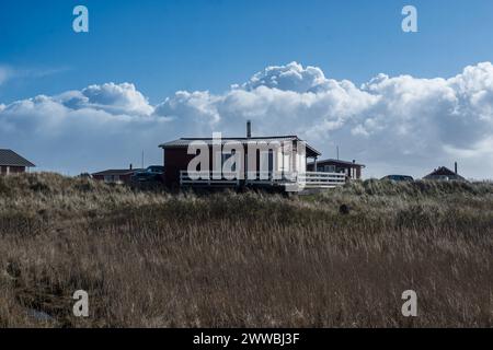 DNK, Wetterfeature Romo - Lakolk Strand / 23.03.2024, Lakolk Strand, Romo, DNK, Wetterfeature Romo - Lakolk Strand, im Bild Frühlingswetter in Dänemark Ferienhäuser *** DNK, Wetterfeature Romo Lakolk Strand 23 03 2024, Lakolk Strand, Romo, DNK, Wetterfeature Romo Lakolk Strand, im Bild Frühlingswetter in Dänemark Ferienhäuser Nordfoto GmbHxKokenge nph00001 Stockfoto